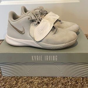 Kyrie Flytrap III